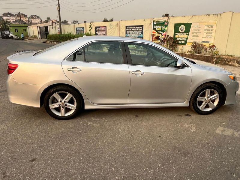 Thumbnail 5 of 2012 Toyota Camry SE